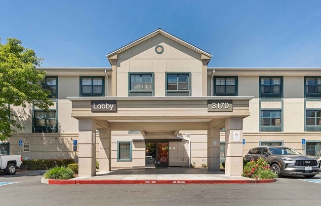 Building Photo - Furnished Studio-Richmond - Hilltop Mall