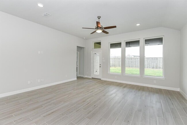 Building Photo - 29006 Hauter Wy