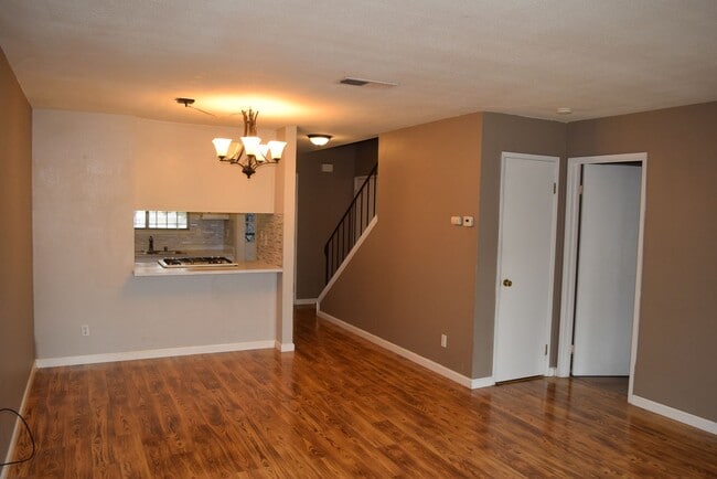 Building Photo - 2627 Capitales Dr
