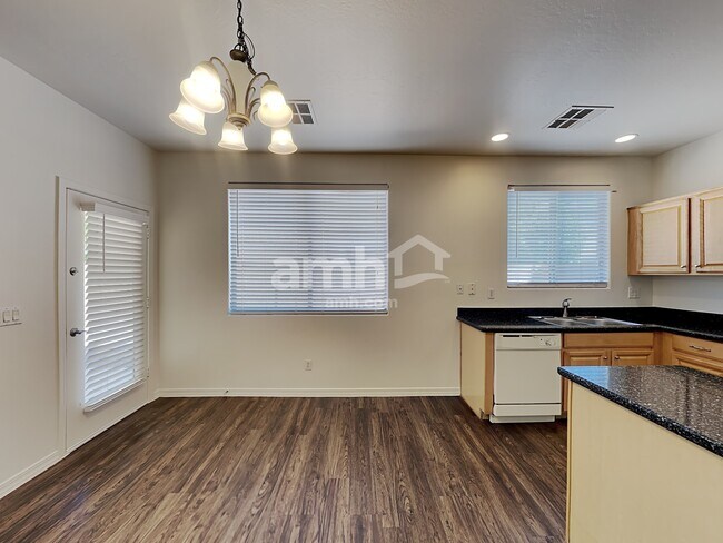 Foto del edificio - 17403 W Langer Ln