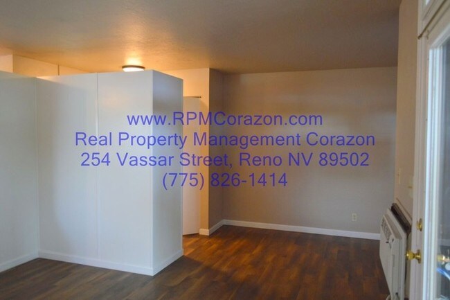 Foto del edificio - 3515 Lakeside Dr