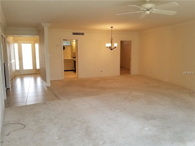 Foto del edificio - 100 Sands Point Rd