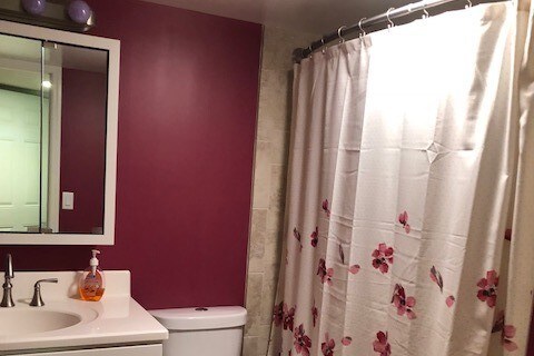 Bathroom - 35 Whitestone Rd