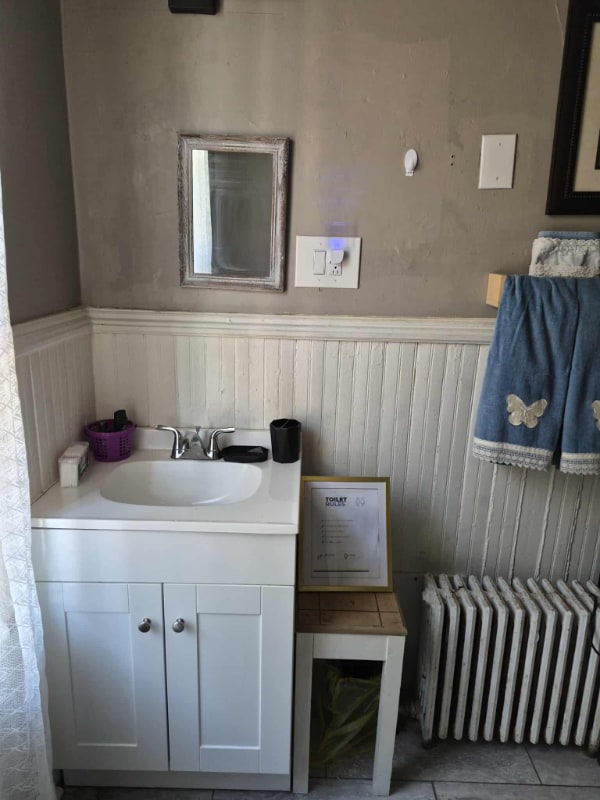 Building Photo - 869 Kenneth Ave