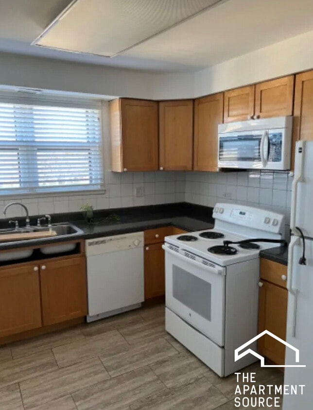 Foto principal - 8644 Skokie Blvd