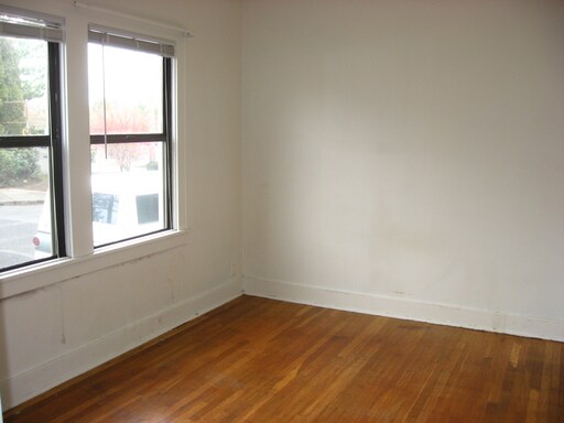 Building Photo - 1350 NE 28th Ave