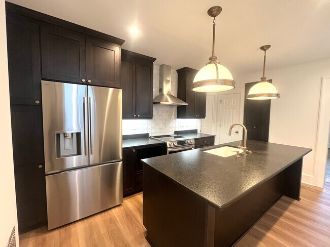 Foto del edificio - 670 Mohawk St