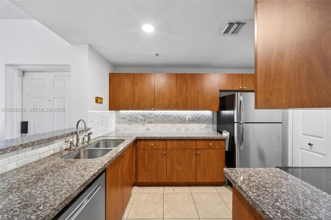 Building Photo - 6670 NW 114th Ave
