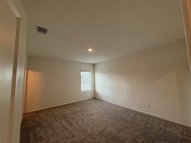 Building Photo - 445 Roper St