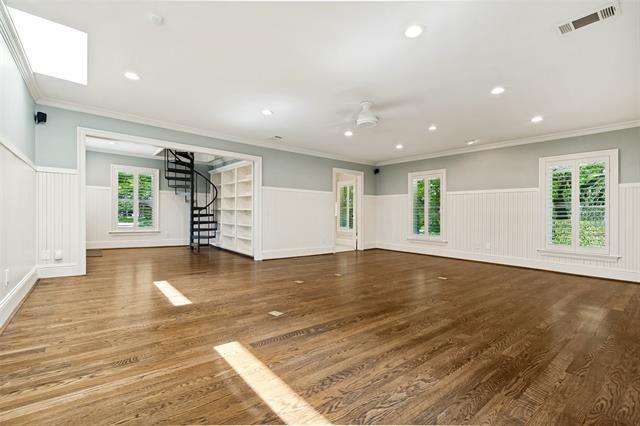 Foto del edificio - 6544 Valleybrook Dr