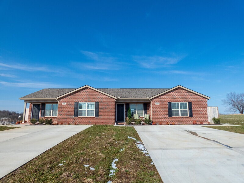 Foto principal - 816 S Old Sevierville Pike