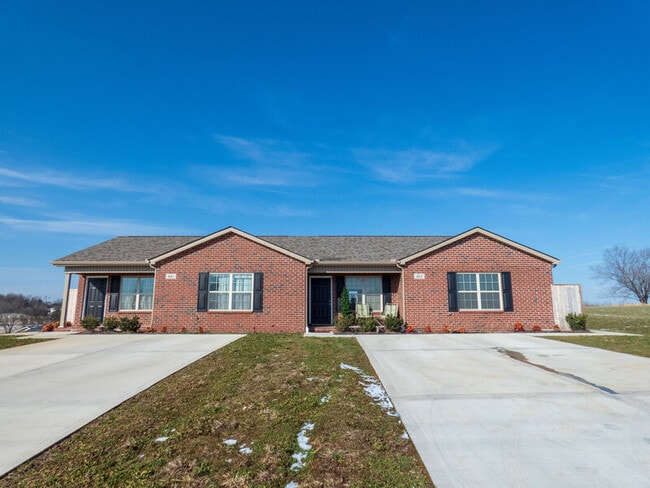 Building Photo - 808 S Old Sevierville Pike