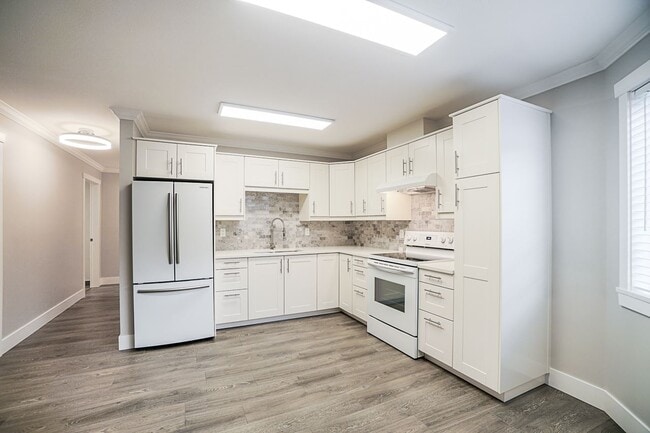 Building Photo - 45655-45655 McIntosh Dr