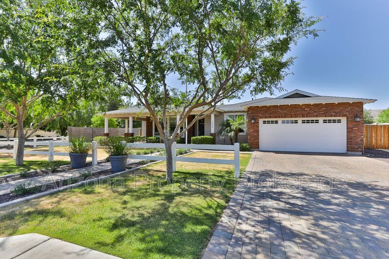 Foto principal - 1505 W Orangewood Ave