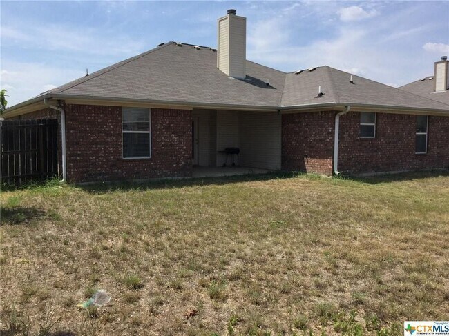 Back - 3006 Jasmine Ln