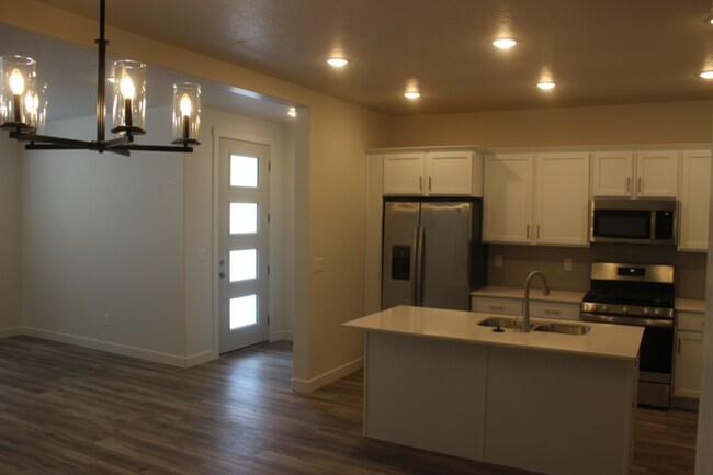 Building Photo - 165 E Lamotte Peak Ln