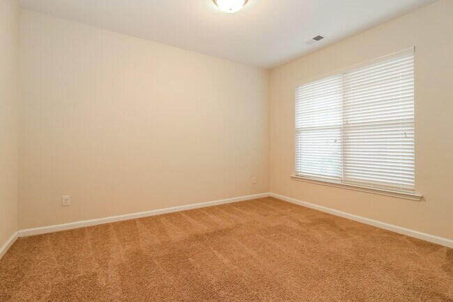 Building Photo - 386 Darbys Run Ct