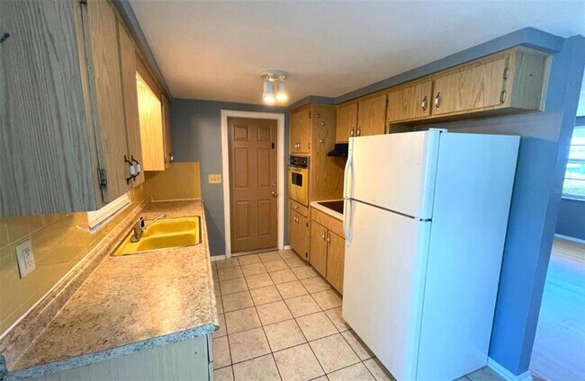 Foto del edificio - 7335 Ashwood Dr