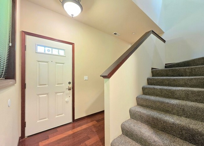 Building Photo - 3 Bed/ 2.5 Townhouse in Bothell Crystal Creek II Neighborhood