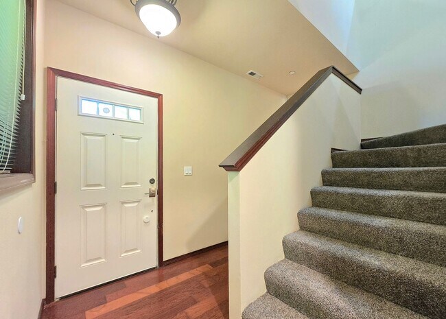 Foto del edificio - 3 Bed/ 2.5 Townhouse in Bothell Crystal Creek II Neighborhood