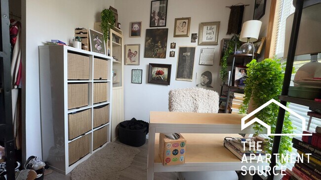 Foto del edificio - 1634 N Whipple St
