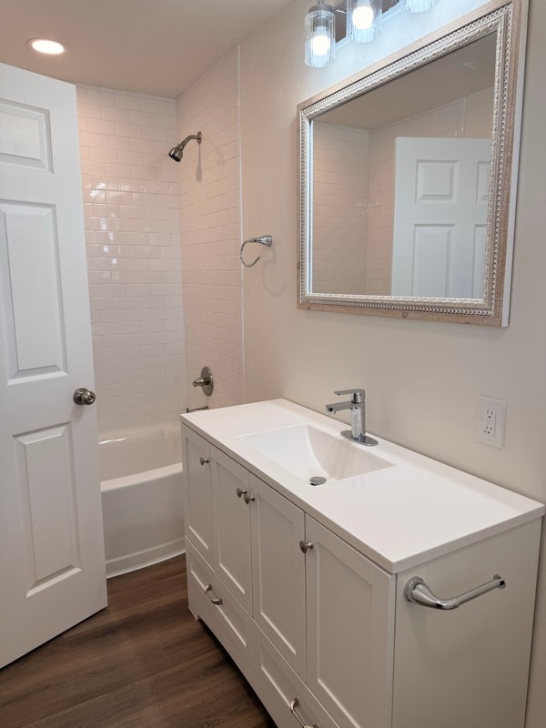 Foto del edificio - 140 Village Dr