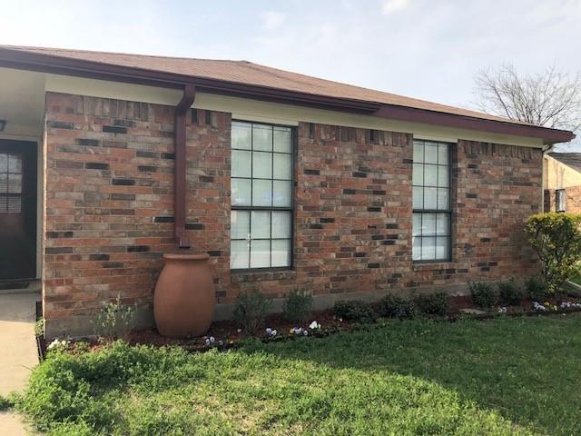 Foto del edificio - 5802 Falconcrest Dr
