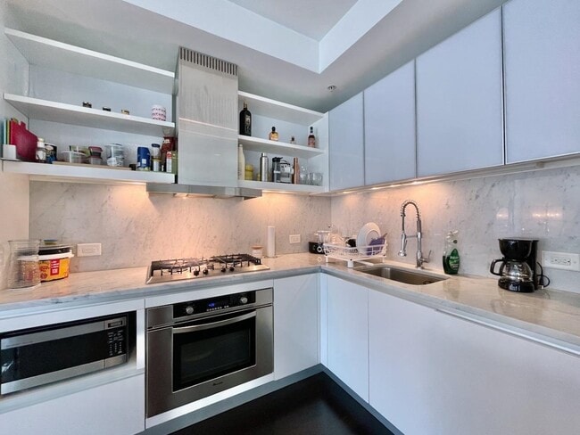 Foto del edificio - 77 Hudson St