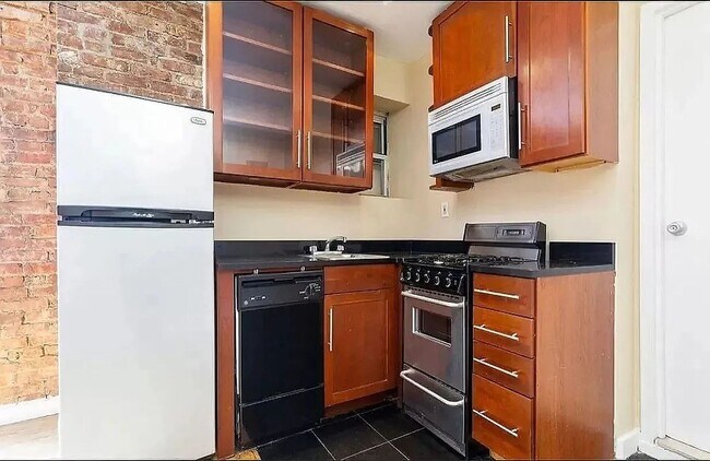 Building Photo - 173 Ludlow St