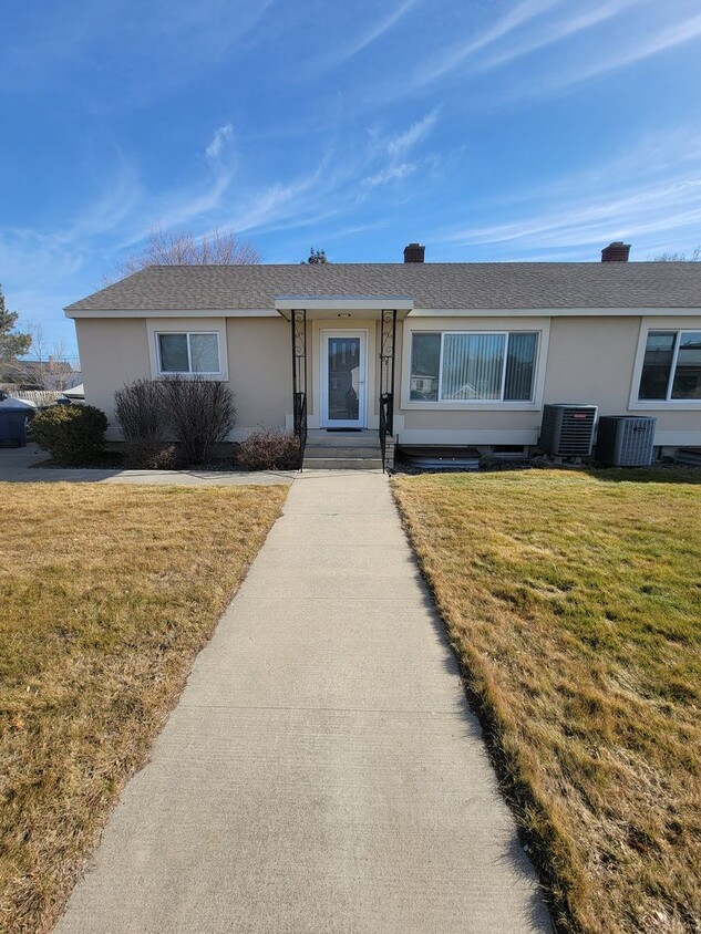 Primary Photo - Charming Duplex with Basement and Fenced Y...