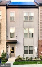 Building Photo - 111 Phoenix Dr