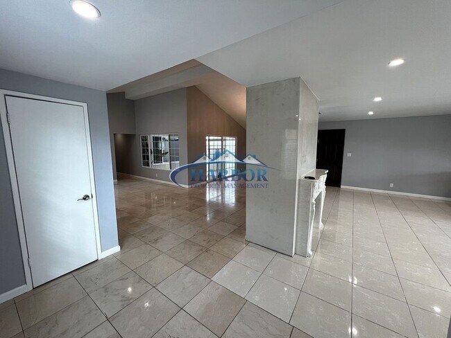 Building Photo - 4565 W 132nd St