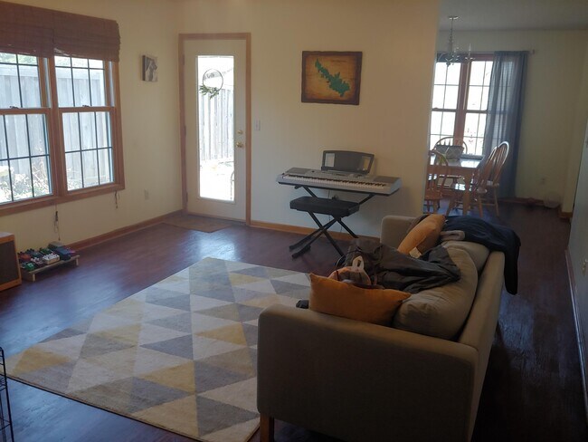Building Photo - 3920 Stetson Dr