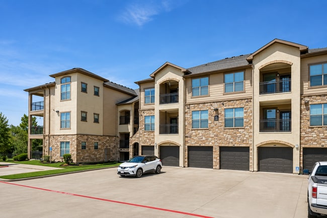 Building Photo - Toscana Parkway