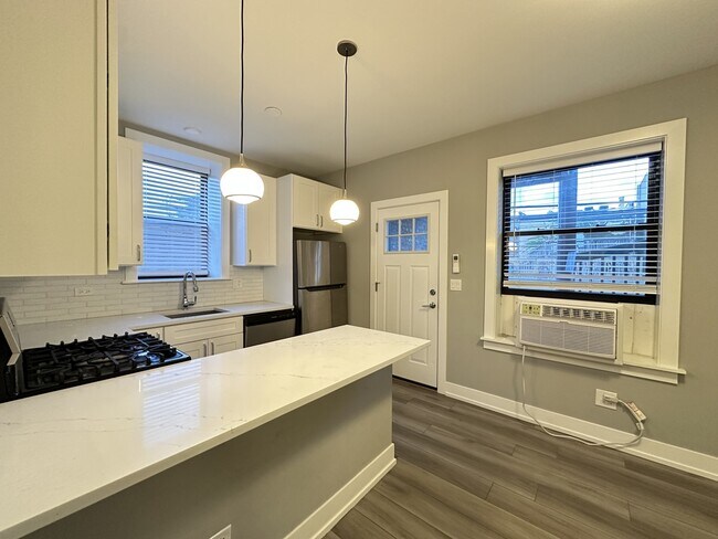 Foto del edificio - 3946 N Janssen Ave