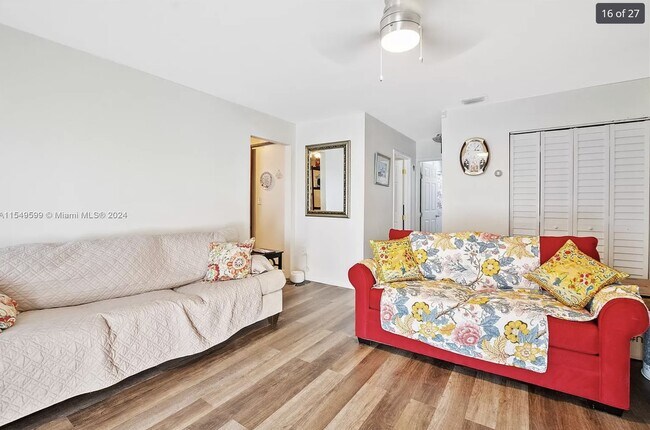 Foto del edificio - 5819 SW 4th St