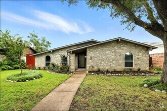 Building Photo - 1824 Castille Dr