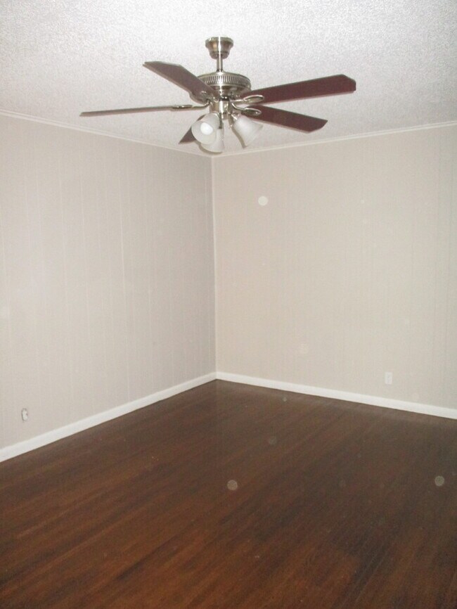 Building Photo - 2425 South Sandusky Avenue, Tulsa, OK, USA
