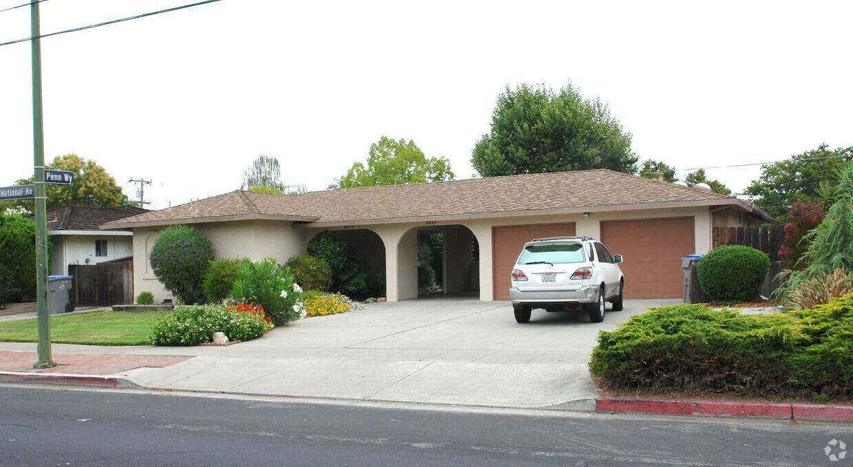 Building Photo - 4858 National Ave