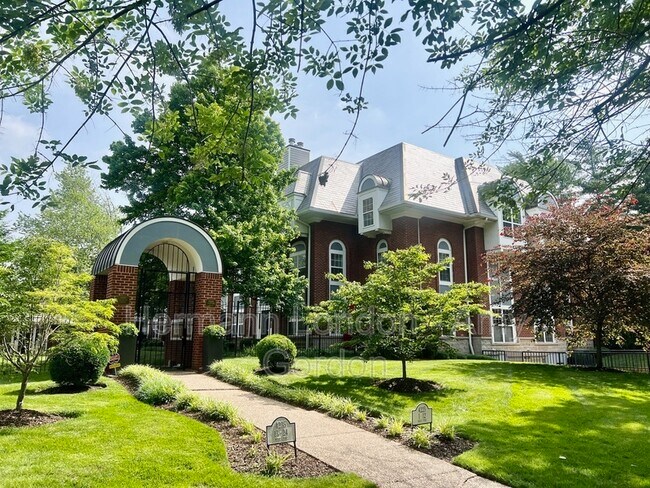 Foto del edificio - 4225 W Pine Blvd