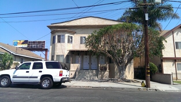 Foto del edificio - 682 W 12th St