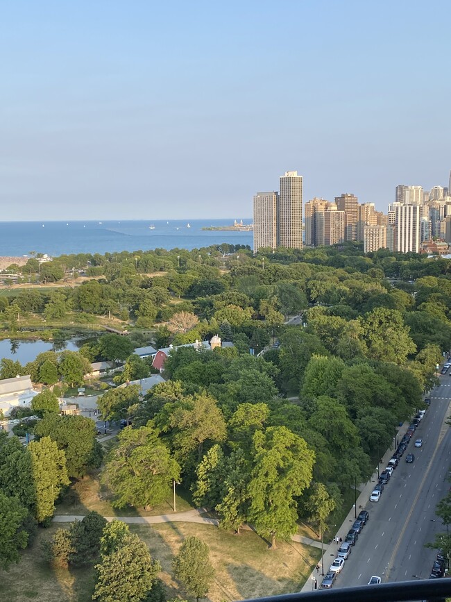 Foto del edificio - 2020 N Lincoln Park W