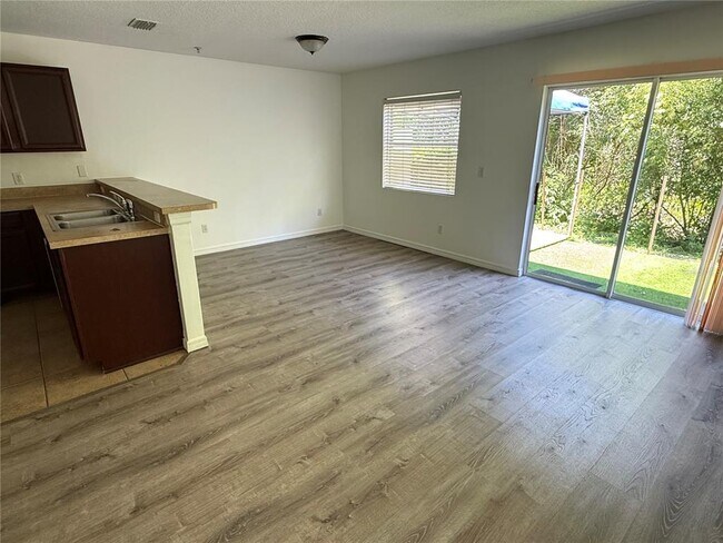 Building Photo - 13495 Applerose Ln