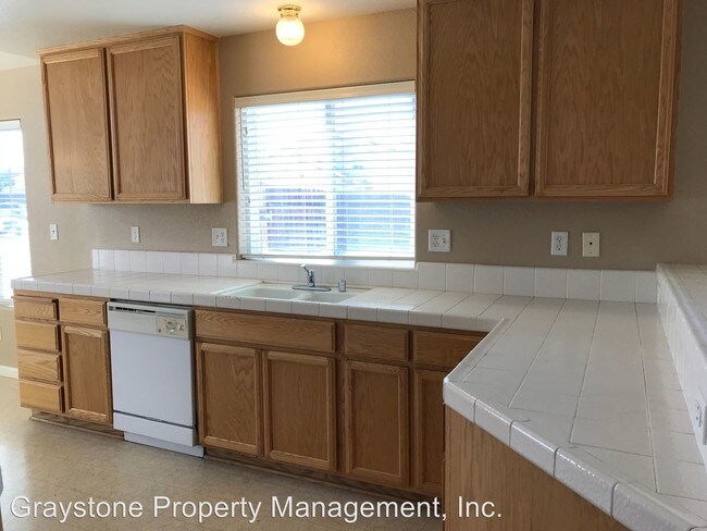 Building Photo - 3 br, 2 bath House - 661 Woodbridge Ct