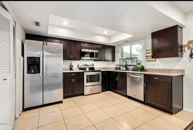 Foto del edificio - Charming 3BR Townhome in Phoenix
