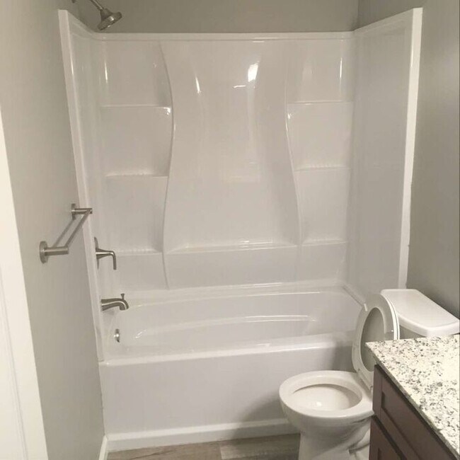Foto del edificio - 852 N. Stapley Dr. - Move In Ready Unit In...