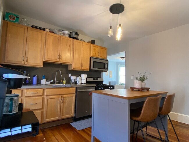Building Photo - 56 Mansfield St
