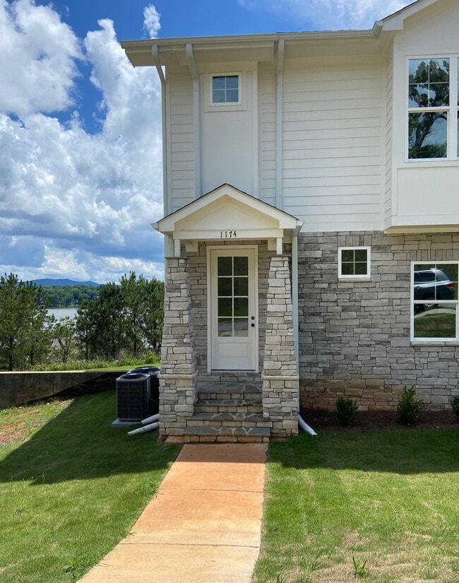 Building Photo - 1174 Ranch Marina Rd