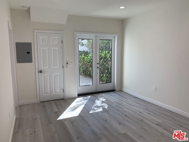 Foto del edificio - 1125 S Clark Dr