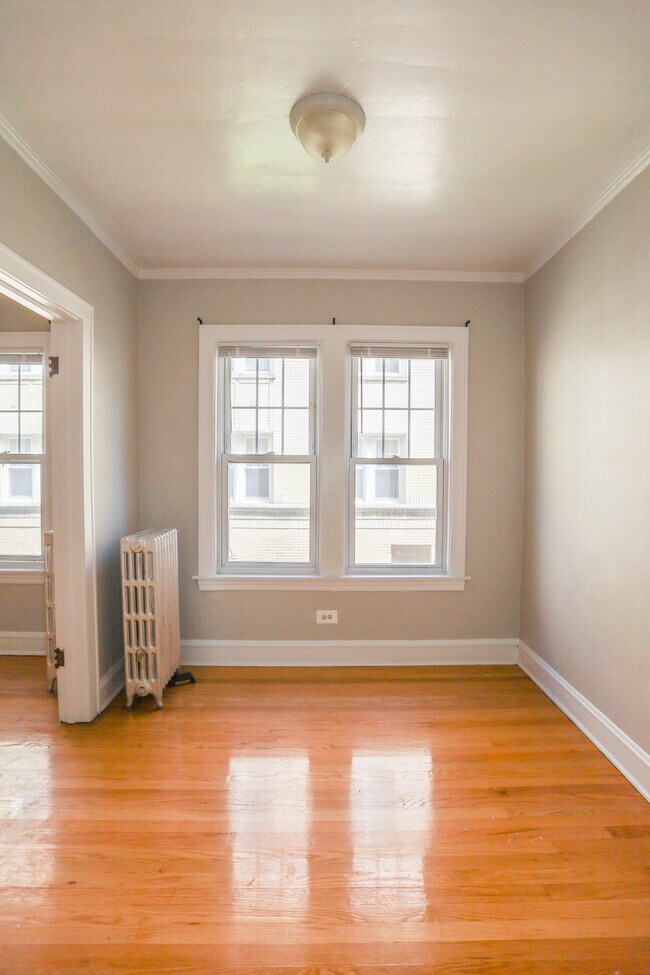 Foto del edificio - 4532 N Damen Ave